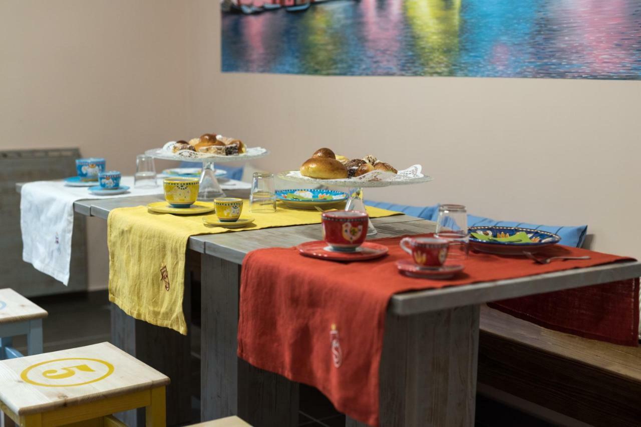 Bed And Breakfast Via Toledo 156 Naples Exterior photo